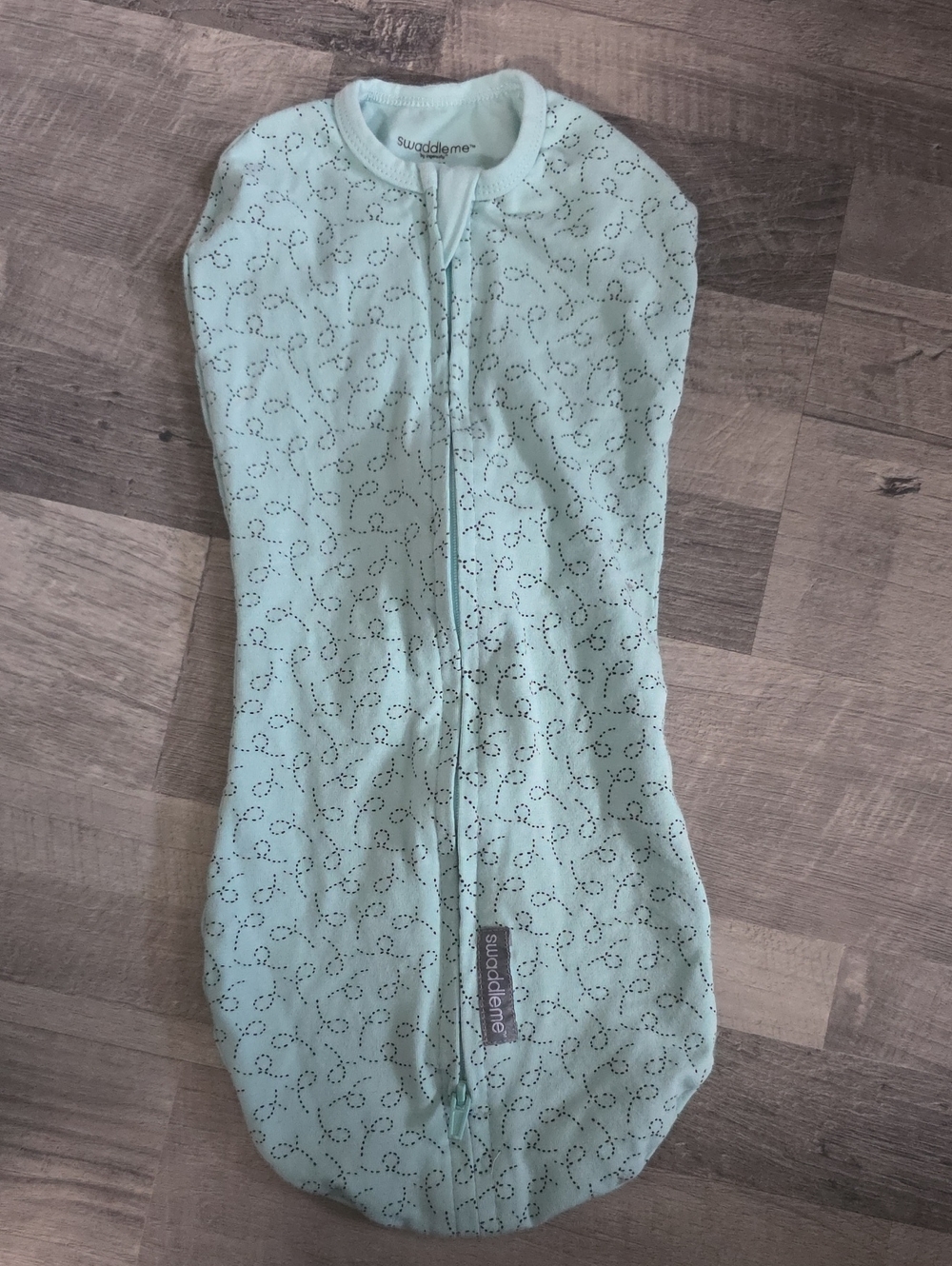 NWOT, SwaddleMe • Blue Zip Front Baby Swaddle with Dotted Print, 0-2 Months